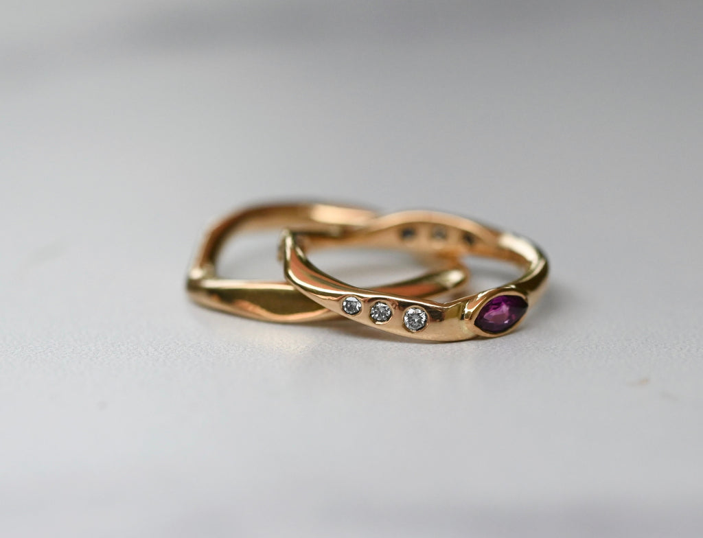  Freeform 18k Yellow Gold Pink Sapphire & Diamond Ring - size 5.25