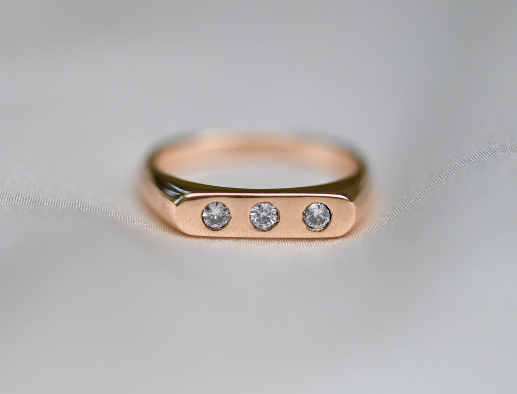  Diamond Bar 14k Gold Ring - size 5